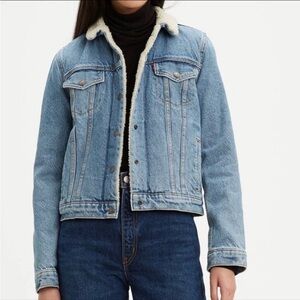 Jackets Levi's® Original Sherpa
Trucker Jacket size large